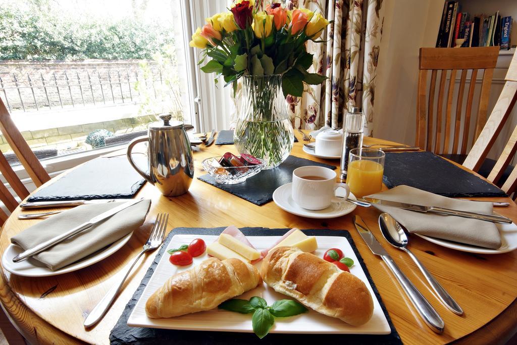 Bronte Guest House Йорк Экстерьер фото